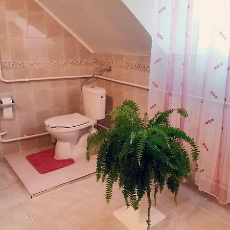 Thomas Apartment